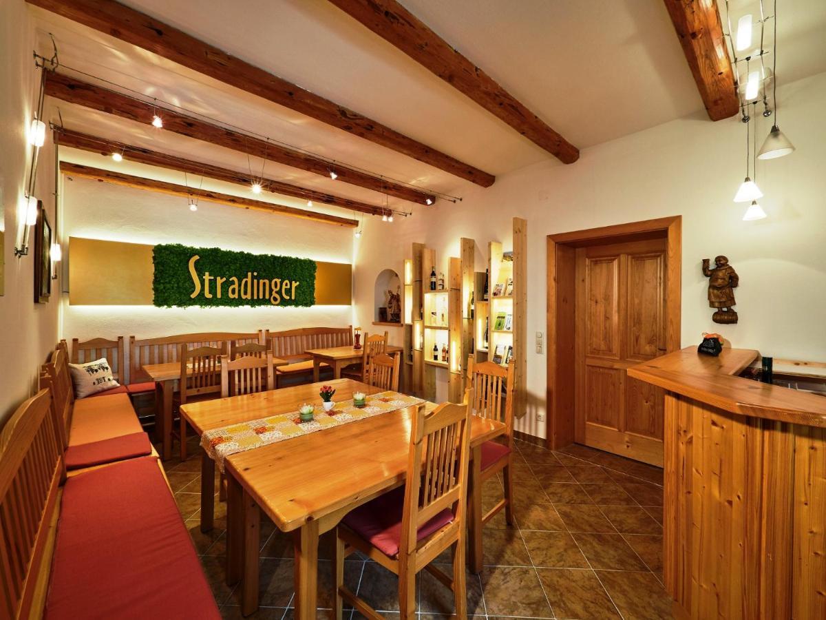 Asbacher Klosterkeller Stratzing 외부 사진